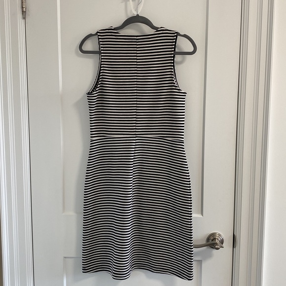 OLD NAVY Striped Halter Dress in Medium (NWOT) - Picture 4 of 8